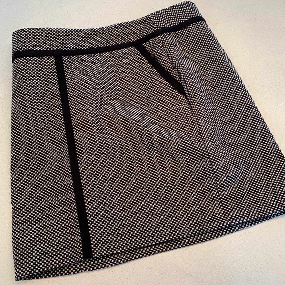 Ann Taylor LOFT Knit Mini Skirt Multi Black White Size 8